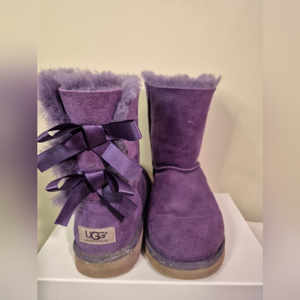 UGG BAILEY BOW PURPLE BOOTS Cute Feminine Comfy With SHEEPSKIN